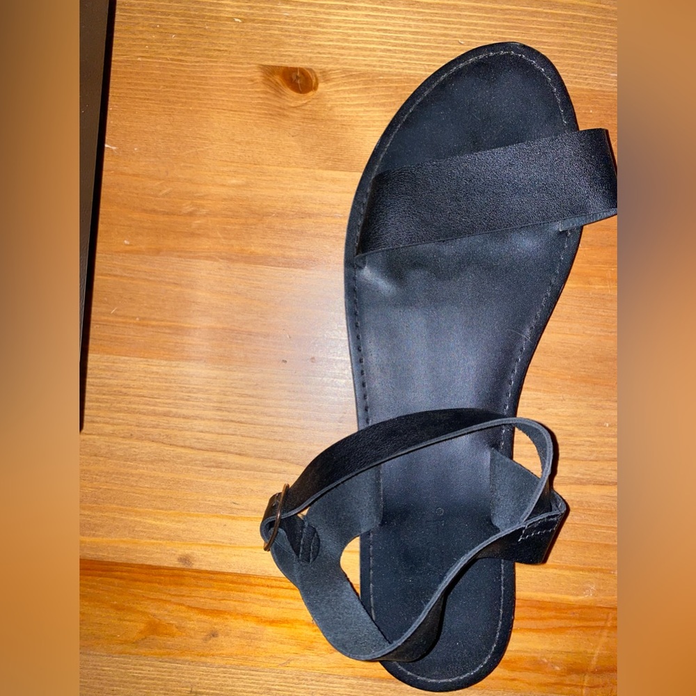 Sandals - Picture 2 of 3